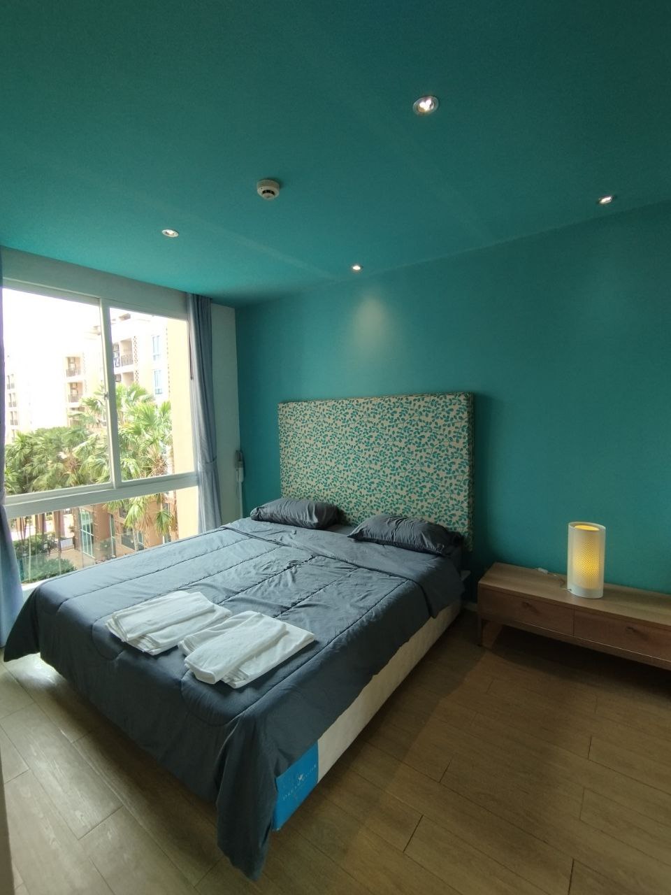 Аренда квартиры с видом на бассейн