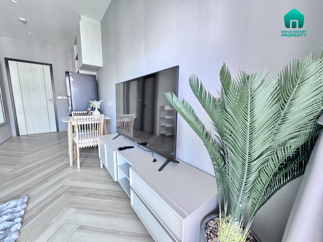 Студия с видом на горы и бассейны