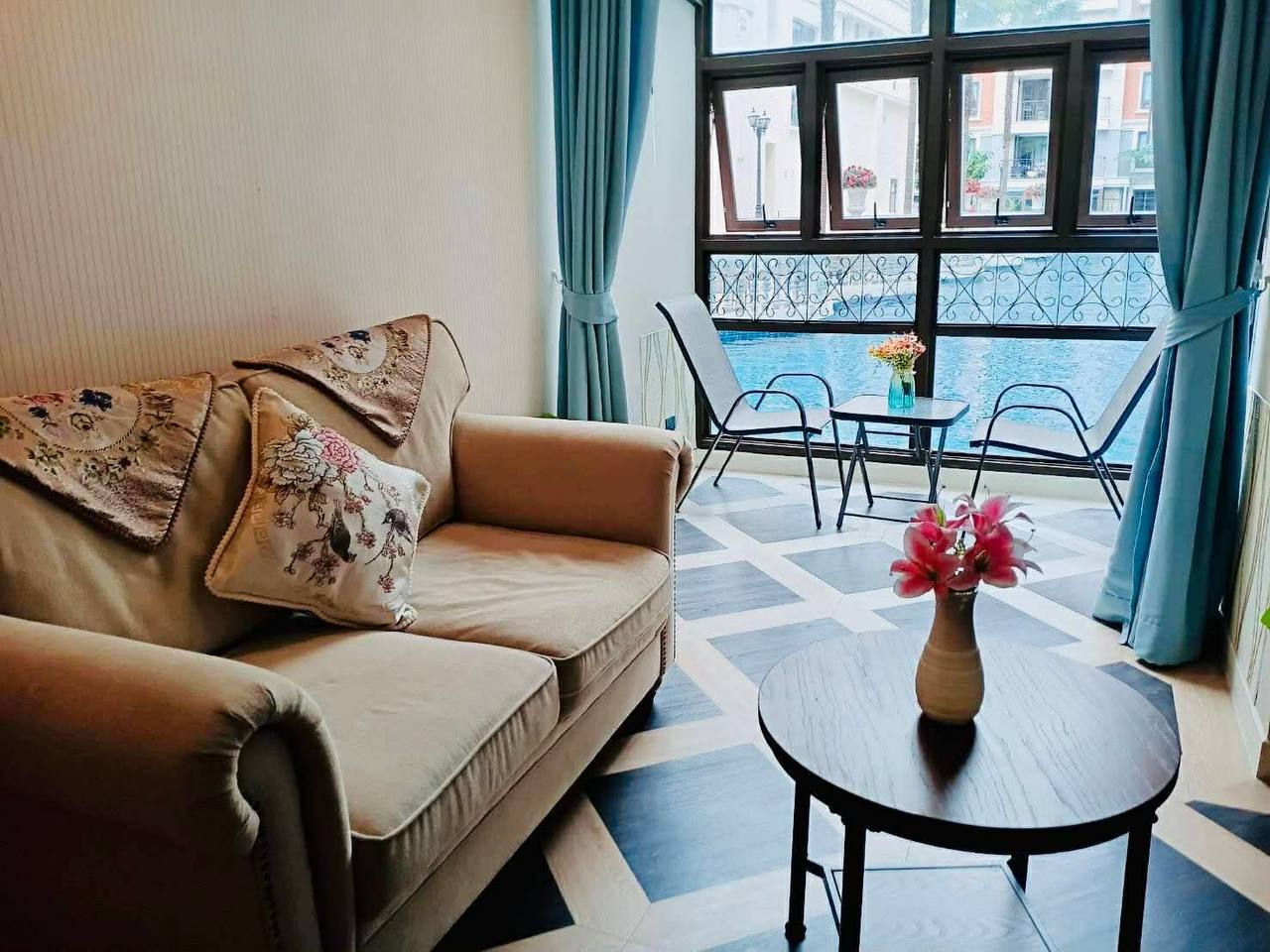 Краткосрочная аренда кондоминиума с удобствами