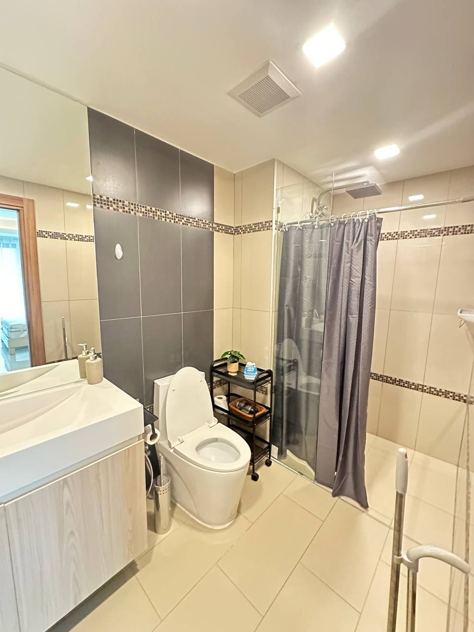 Современная квартира у моря