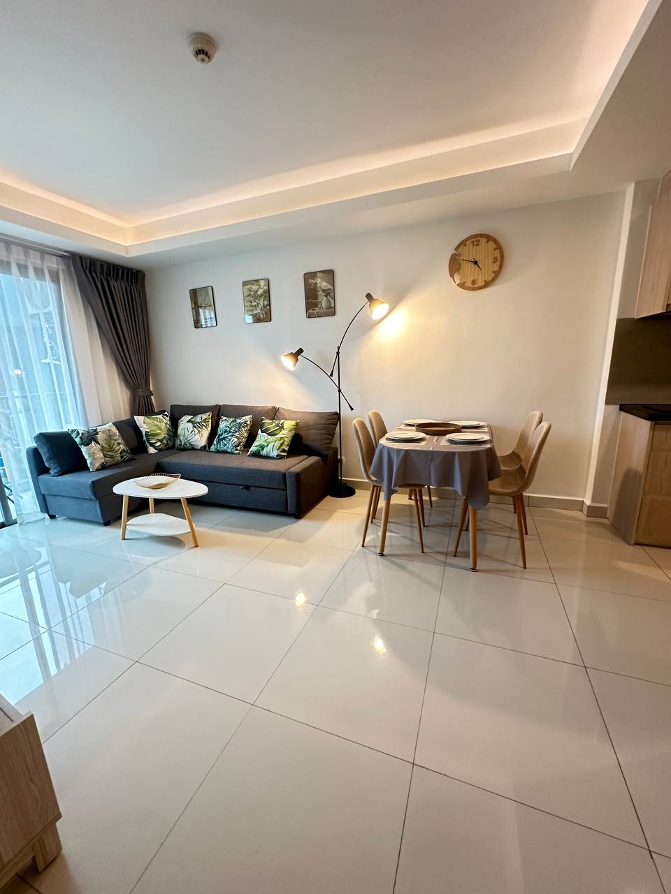 Современная квартира у моря