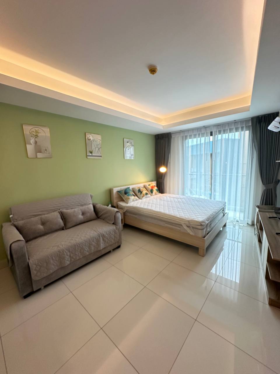 Современная квартира у моря