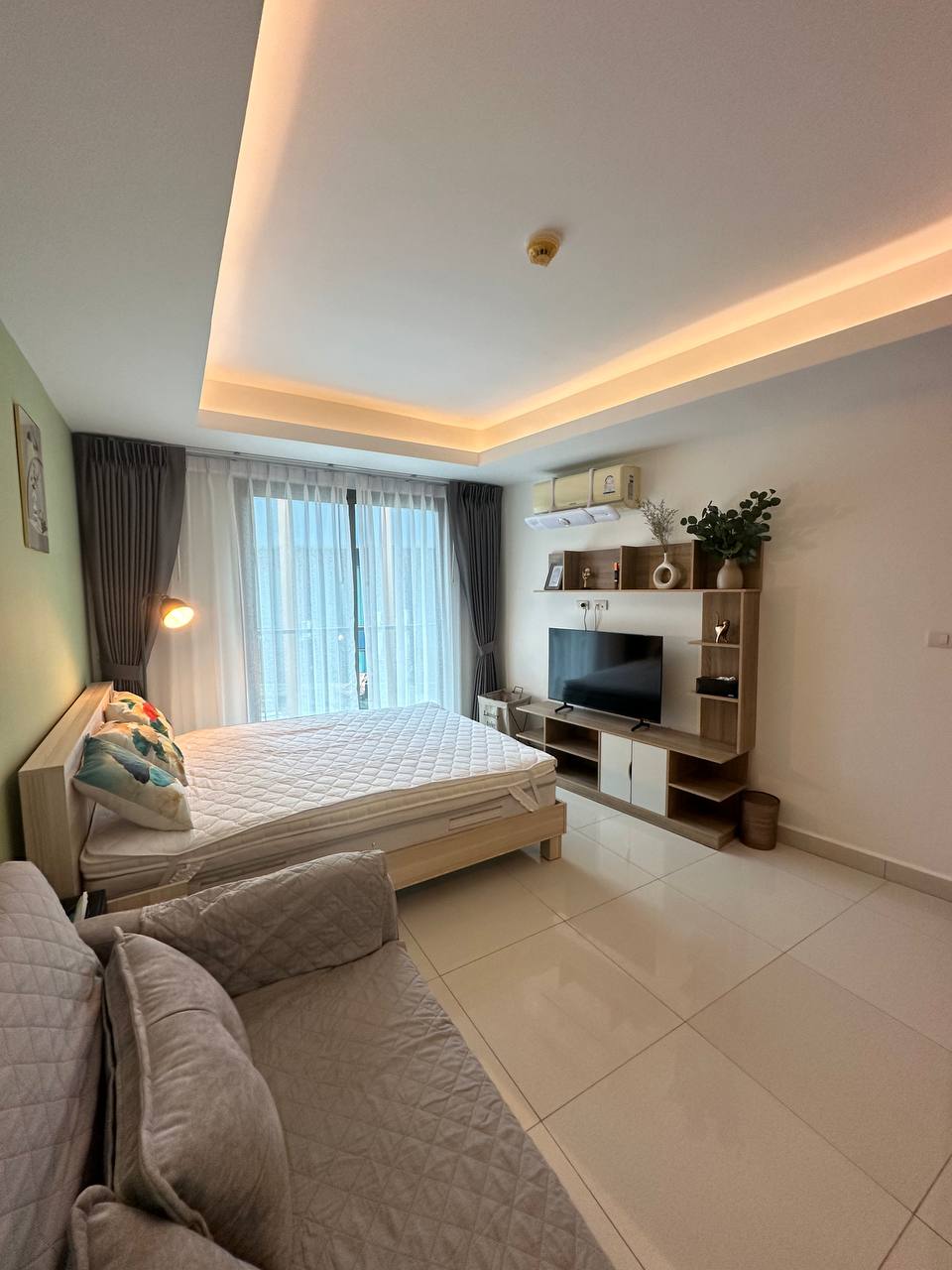 Современная квартира у моря