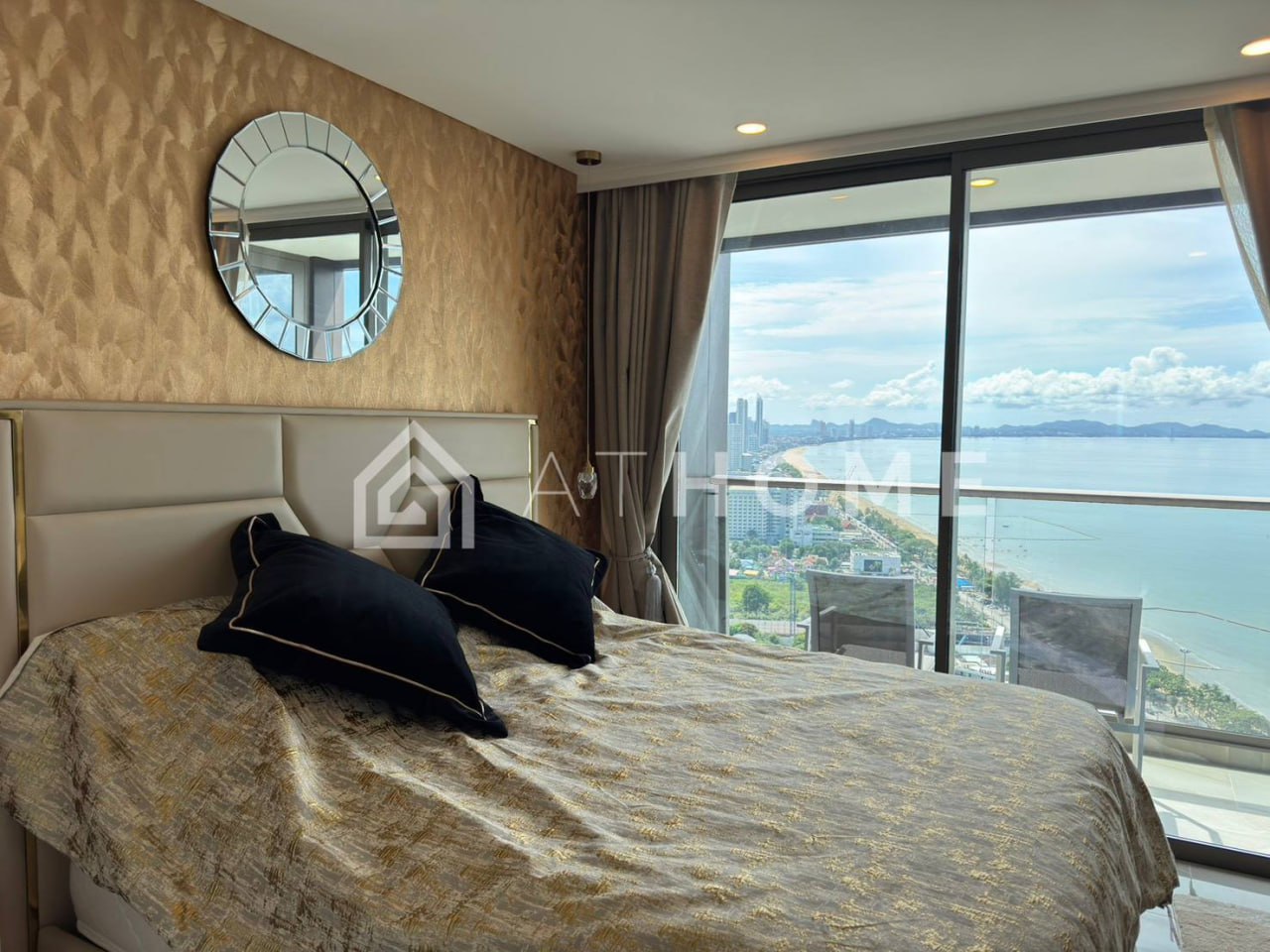 Продажа апартаментов с бассейном