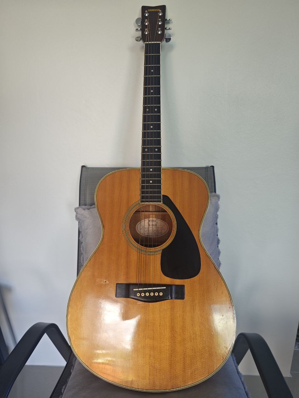 Продажа винтажной японской акустической гитары