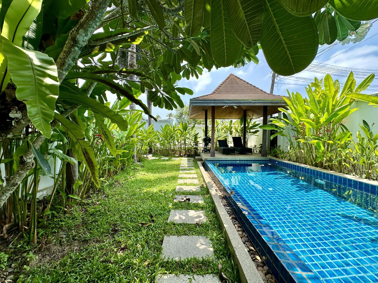 Аренда виллы с бассейном в Раваи