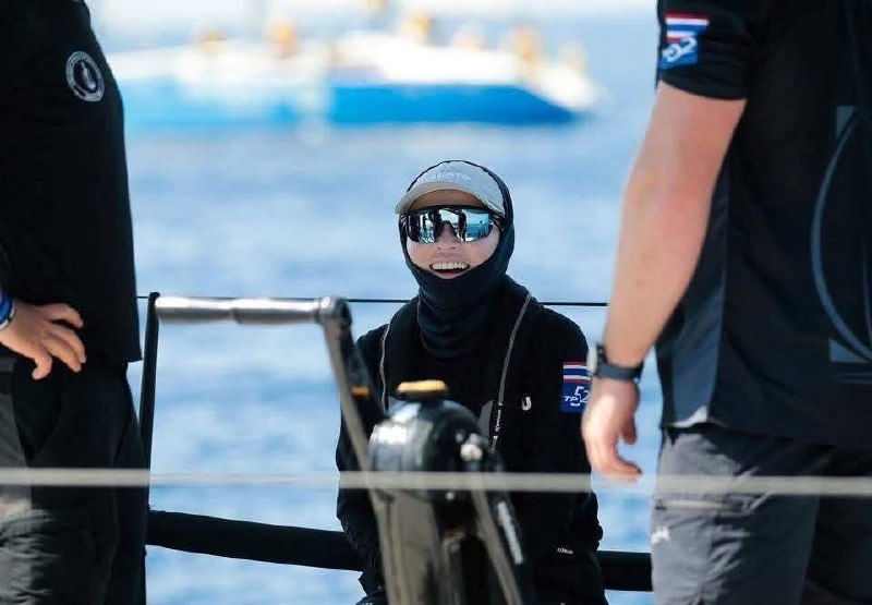 Королева Таиланда победила в регате