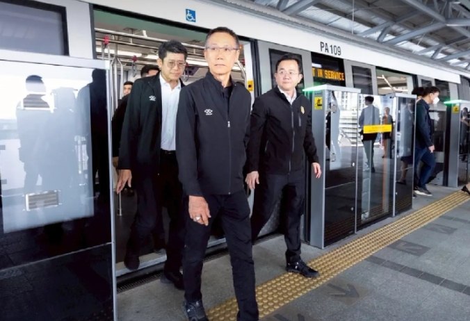 Монорельс в Бангкоке снова открыт