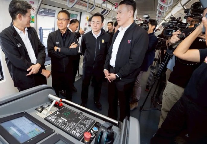 Монорельс в Бангкоке снова открыт