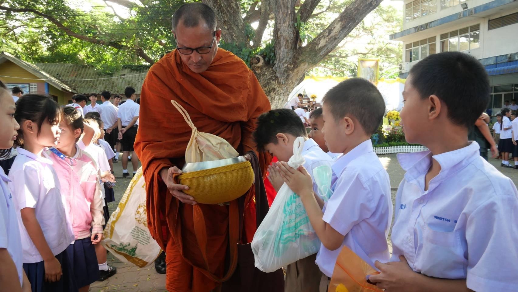 Паттайя чтит память короля Рамы
