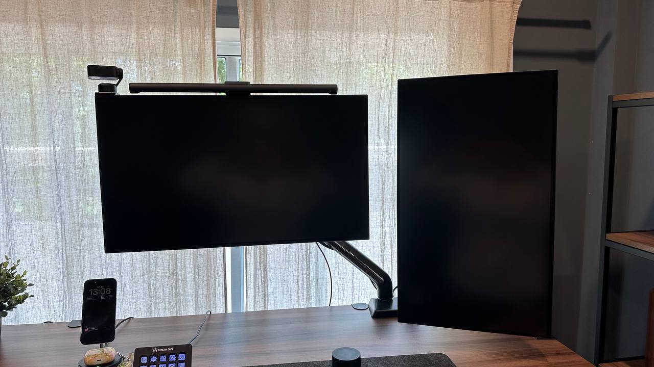 Продажа мониторов и креплений