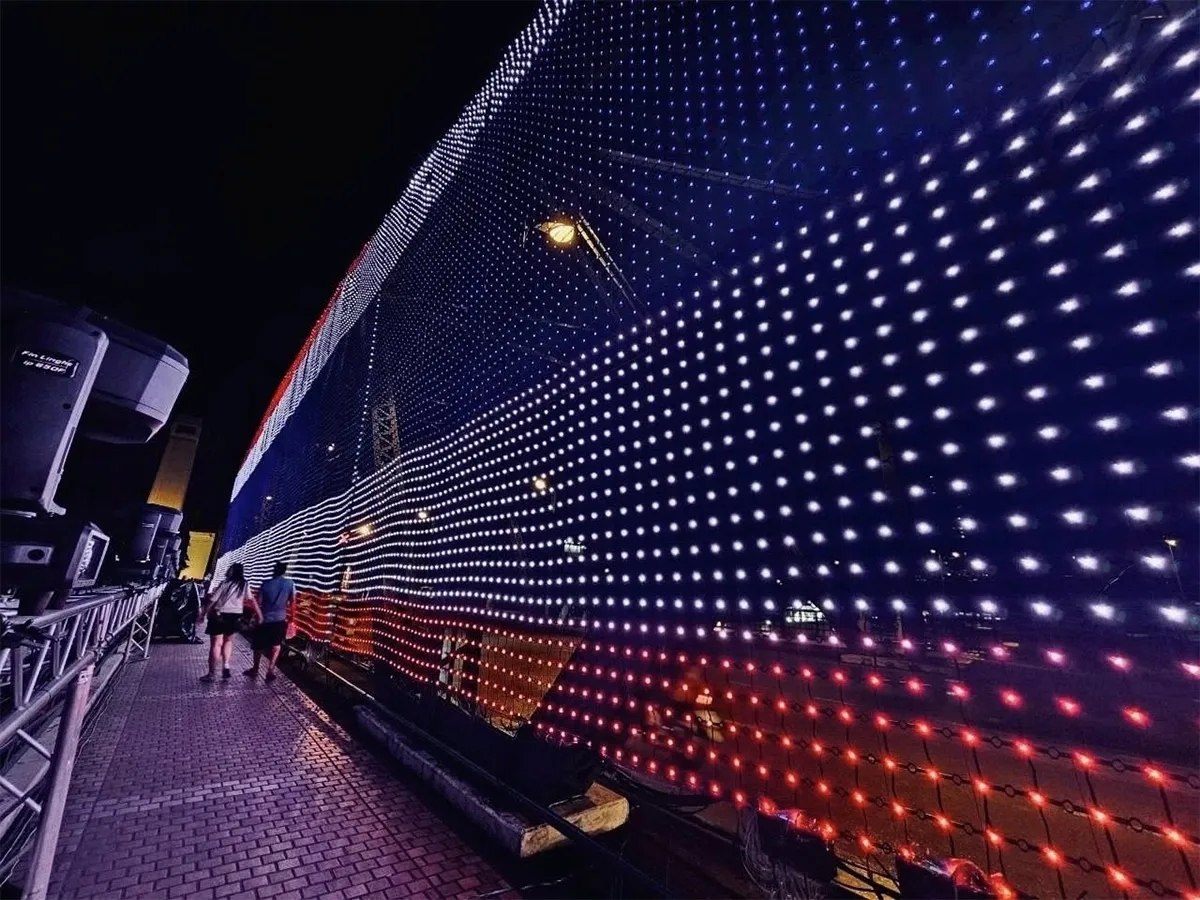 Световое шоу на реке Чаупхрая в Бангкоке