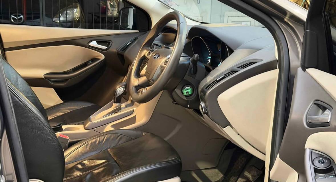 Продажа седана 2012 года