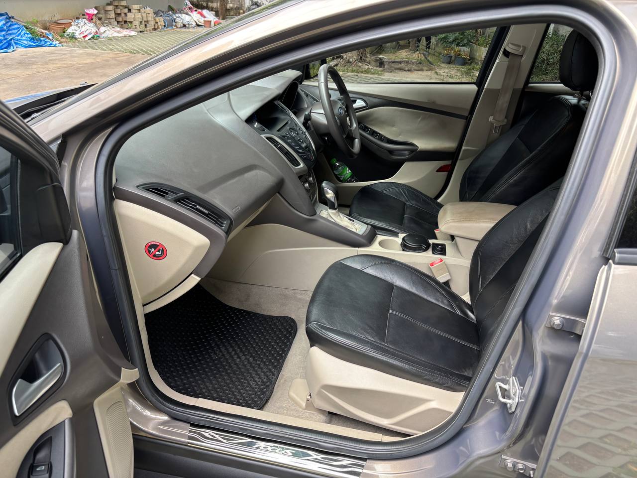 Продажа седана 2012 года