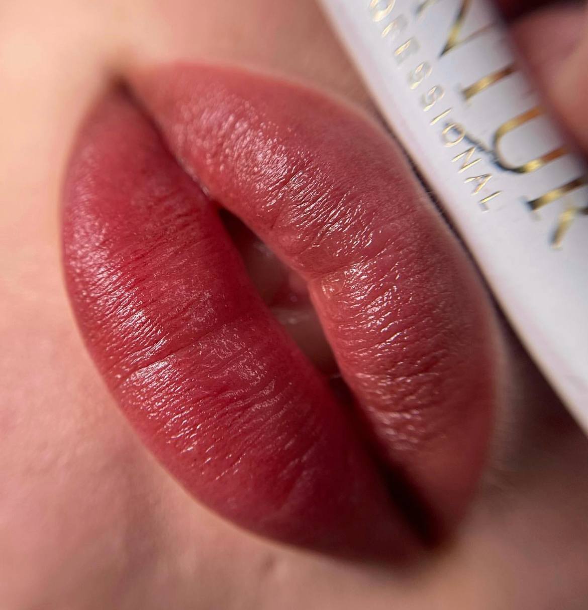 Перманентный макияж губ