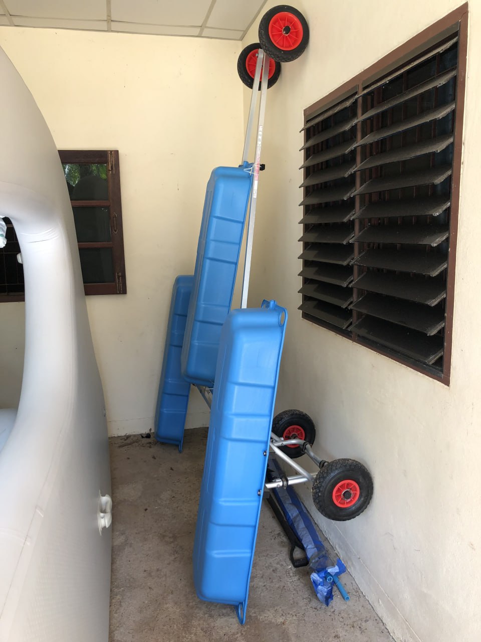 Продажа надувной яхты-катамарана