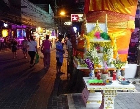 Срублено священное тамариндовое дерево в Паттайе