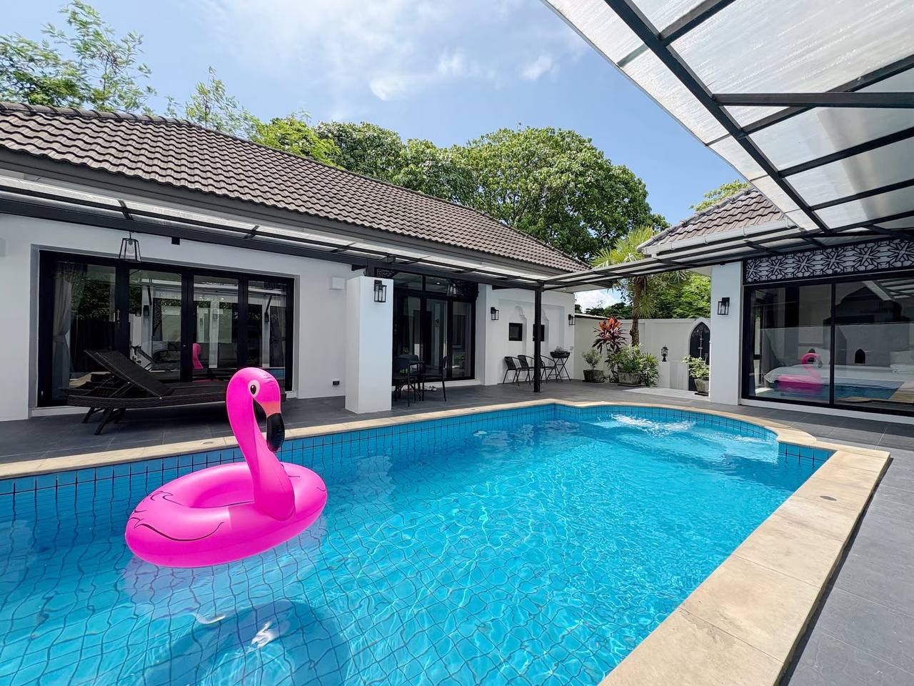 Аренда виллы с бассейном