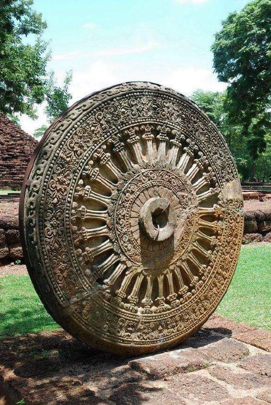 Колесо дхармы: символ и значение