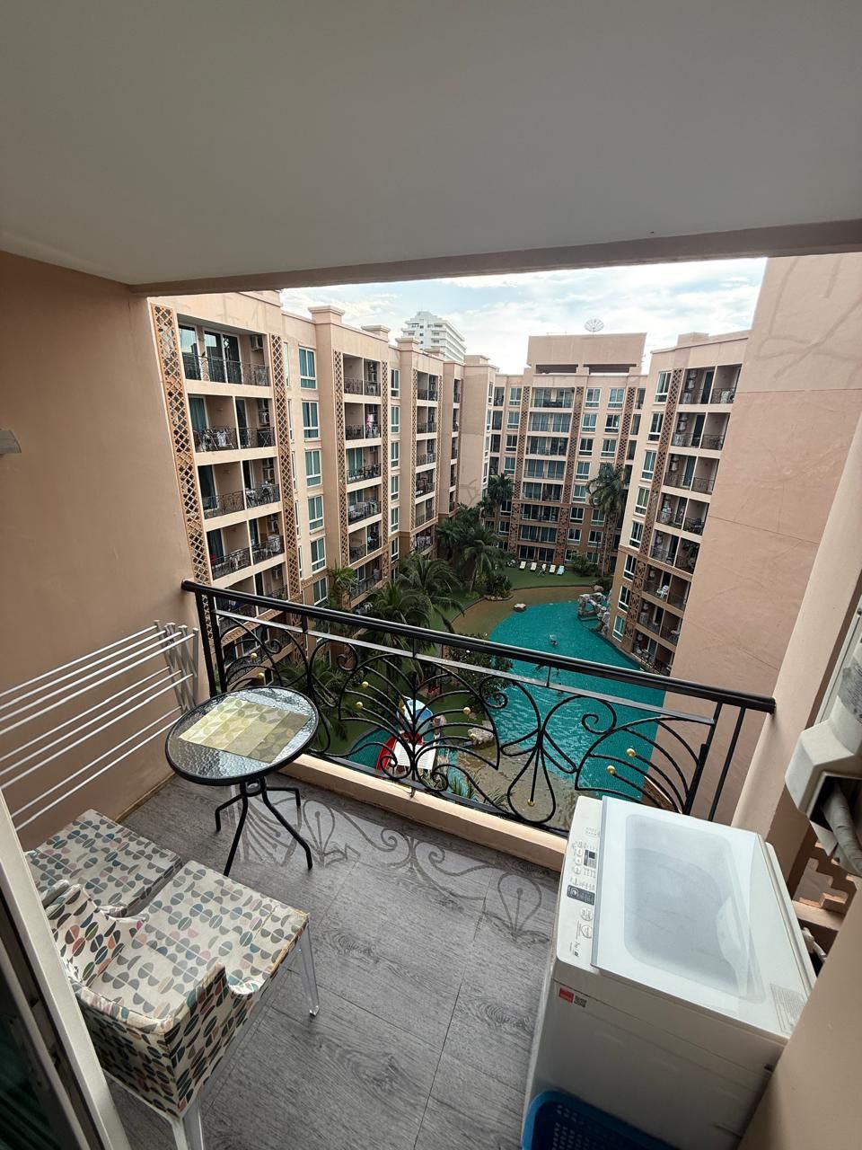 Аренда квартиры с видом на бассейн