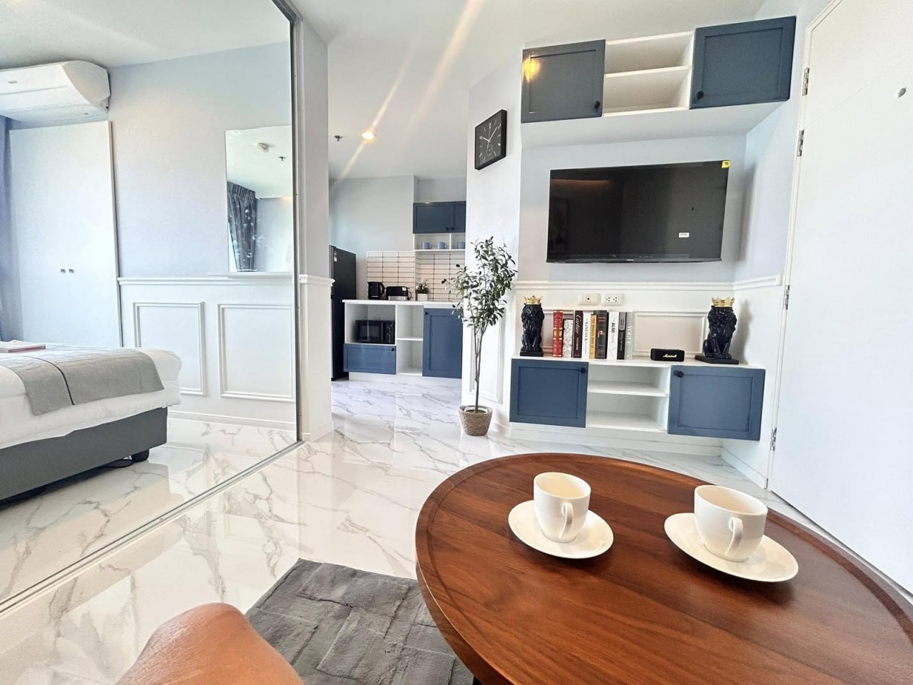 Продажа студии с видом на море