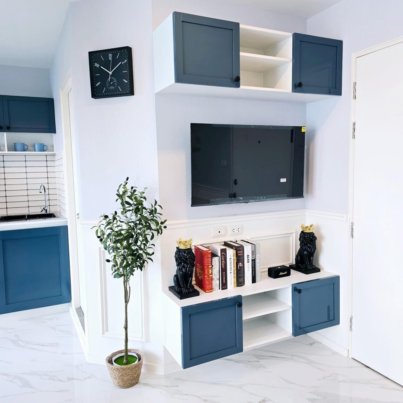 Продажа студии с видом на море