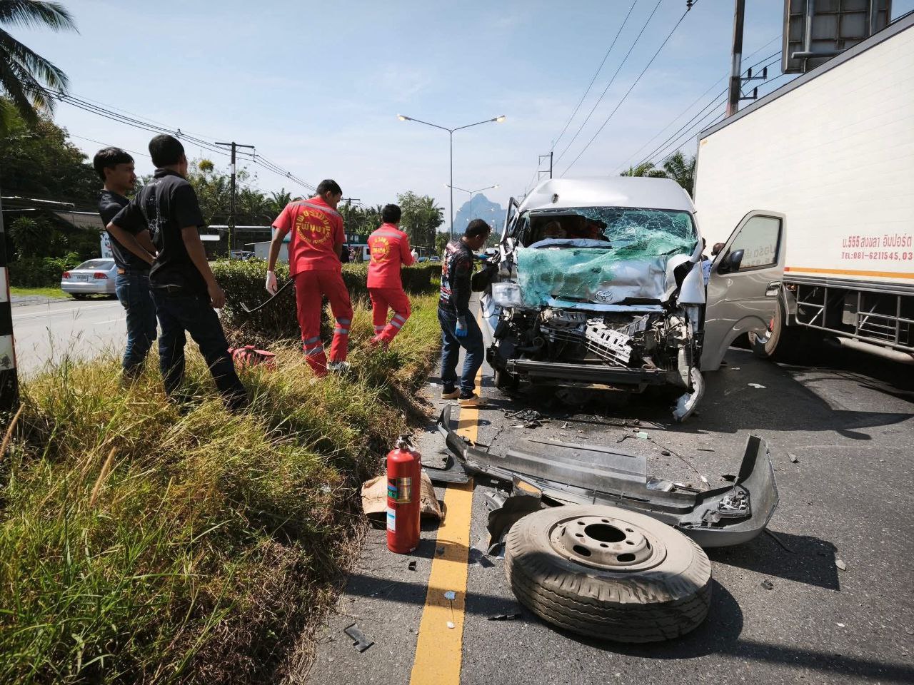 Авария микроавтобуса в Пхангнга