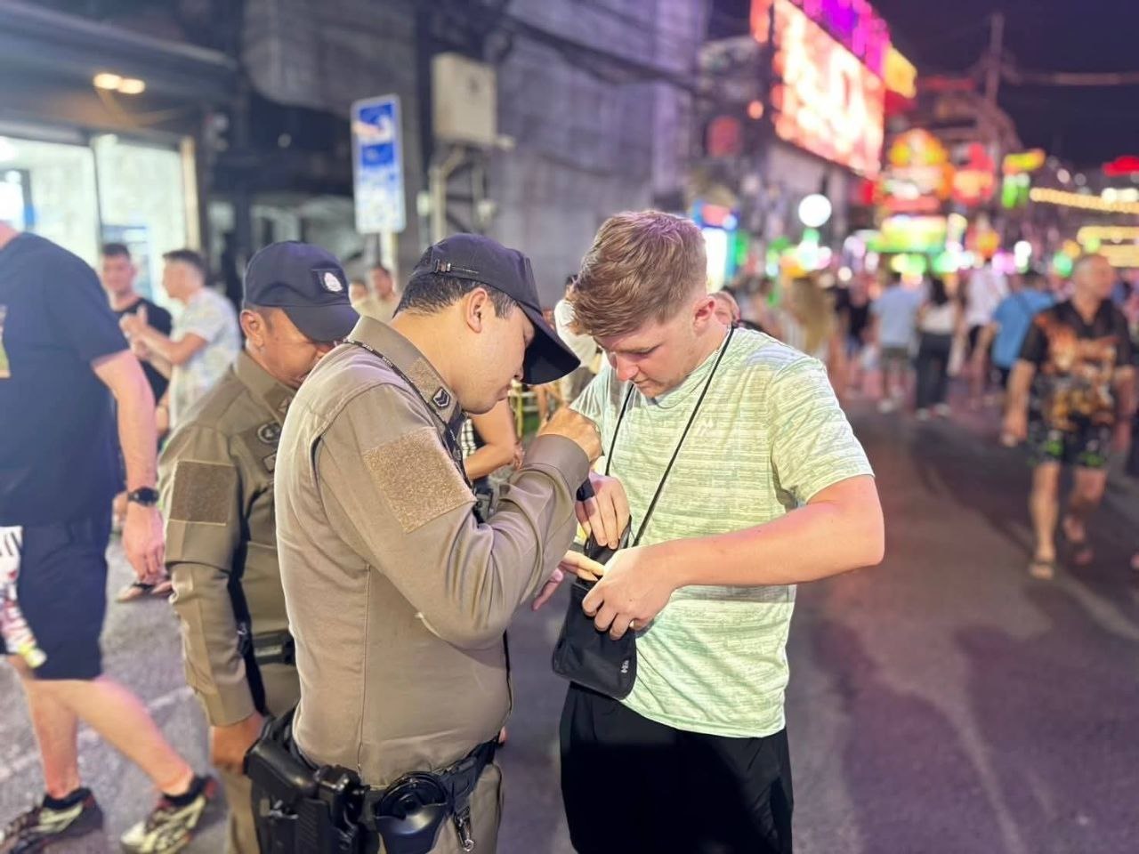 Безопасность на Бангла Роуд