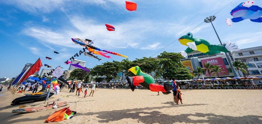 Фестиваль воздушных змеев в Паттайе