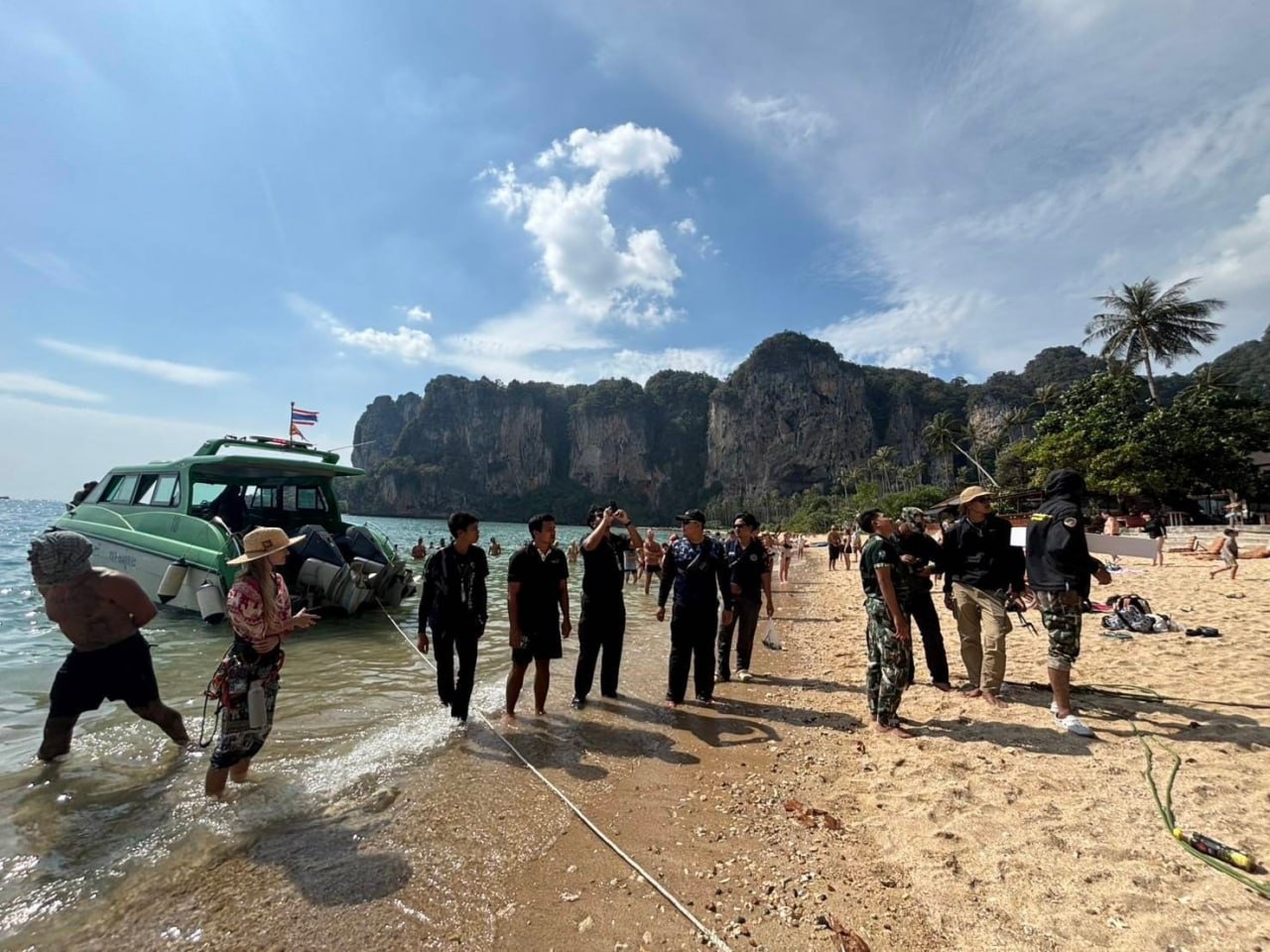 Турист госпитализирован после прыжка с парашютом