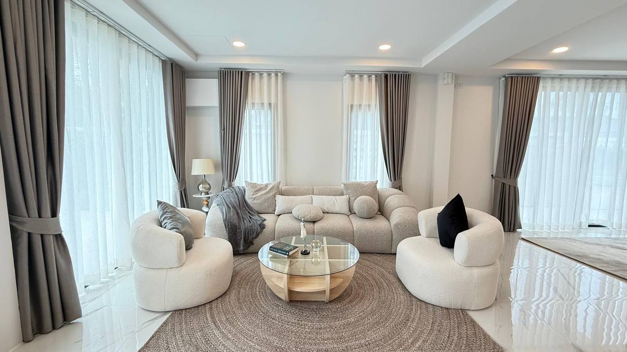 Продажа новых вилл с бассейном