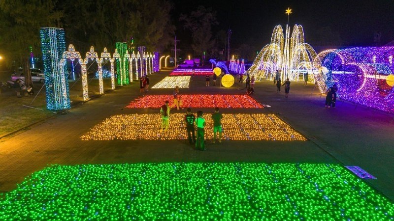 Фестиваль огней и динозавров на Пхукете