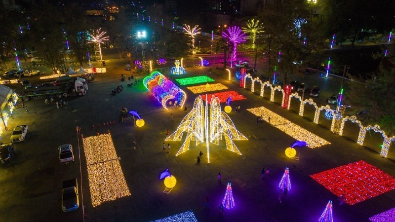 Фестиваль огней и динозавров на Пхукете