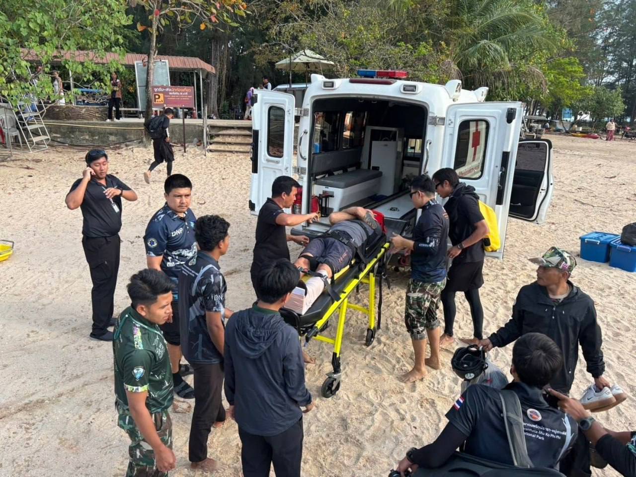 Британец сломал ногу при бейсджампинге