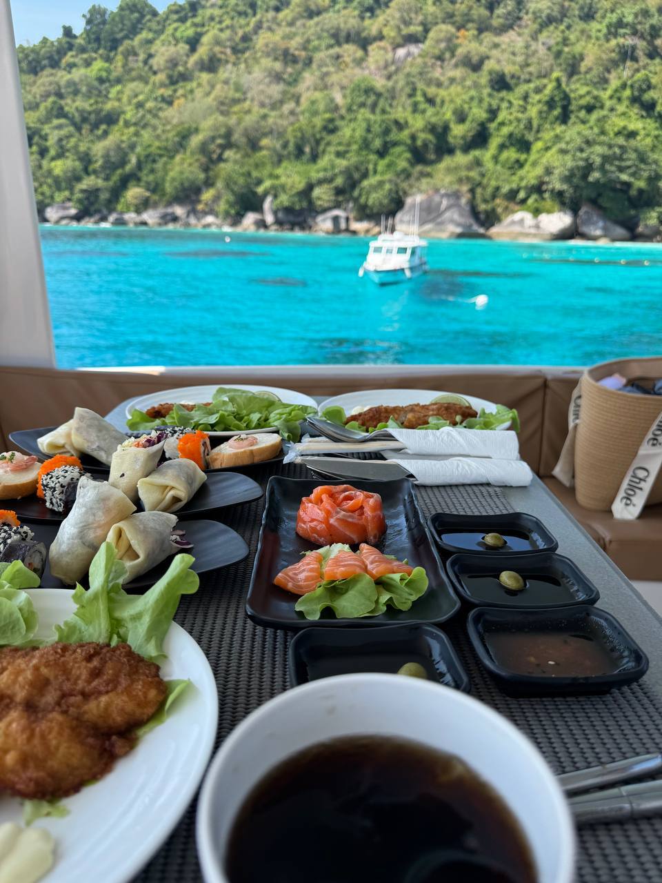 Экскурсия на Симиланы на катамаране