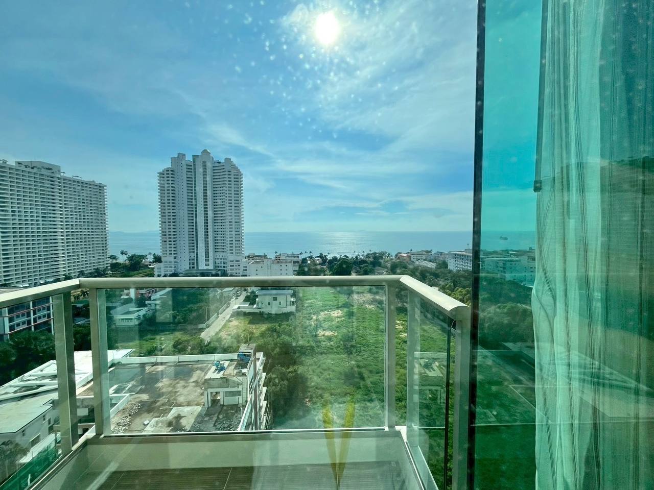 Люкс-кондо на второй линии от моря