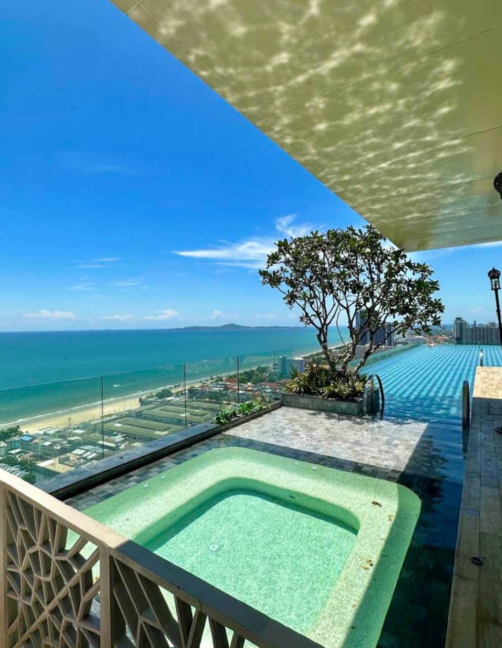 Люкс-кондо на второй линии от моря