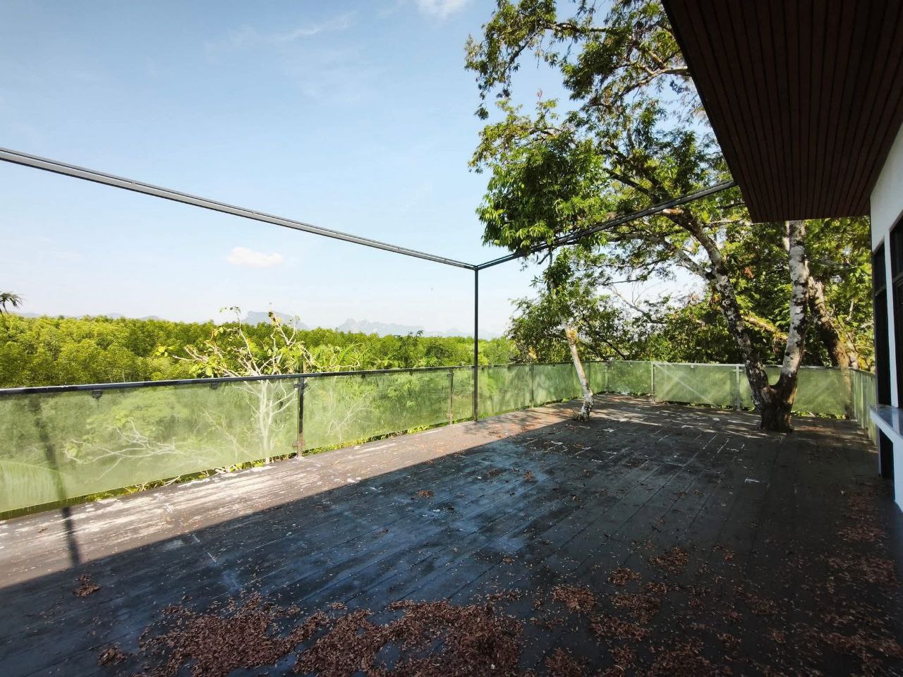 Заброшенный проект в Бан Тасай