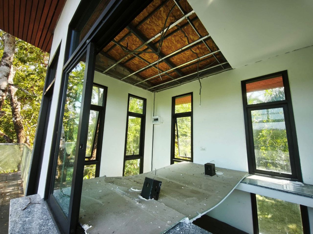 Заброшенный проект в Бан Тасай