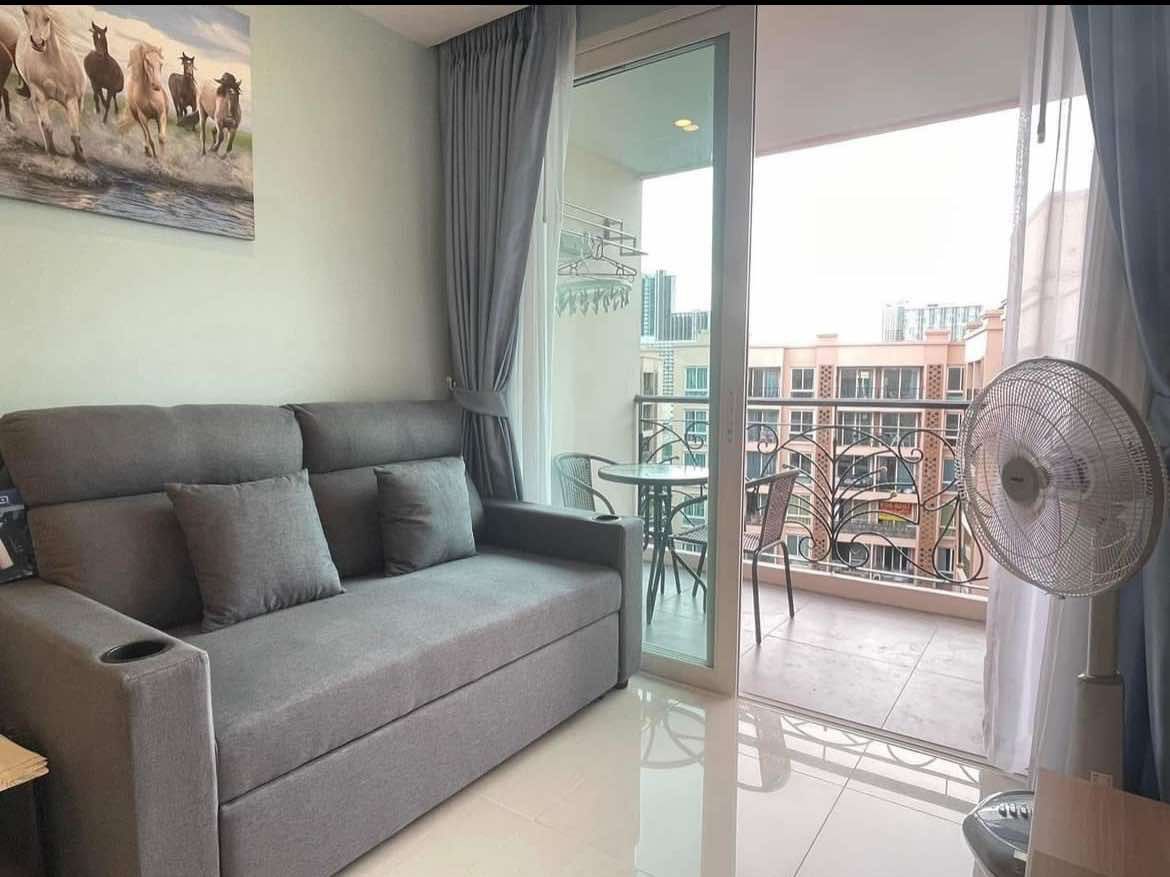 Аренда квартиры с видом на бассейн