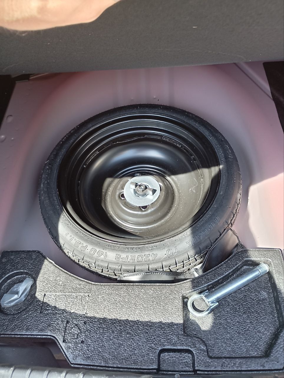 Продажа компактного автомобиля в Таиланде