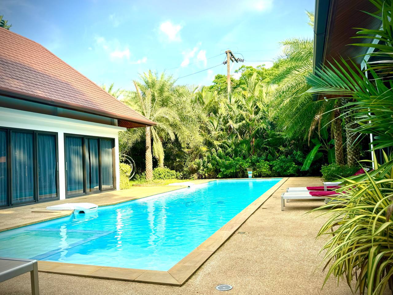 Продажа просторной виллы с 7 спальнями