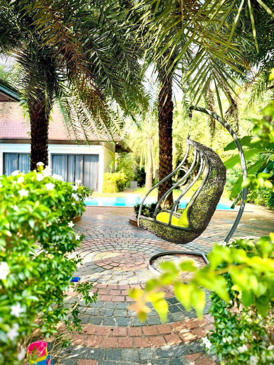 Продажа просторной виллы с 7 спальнями