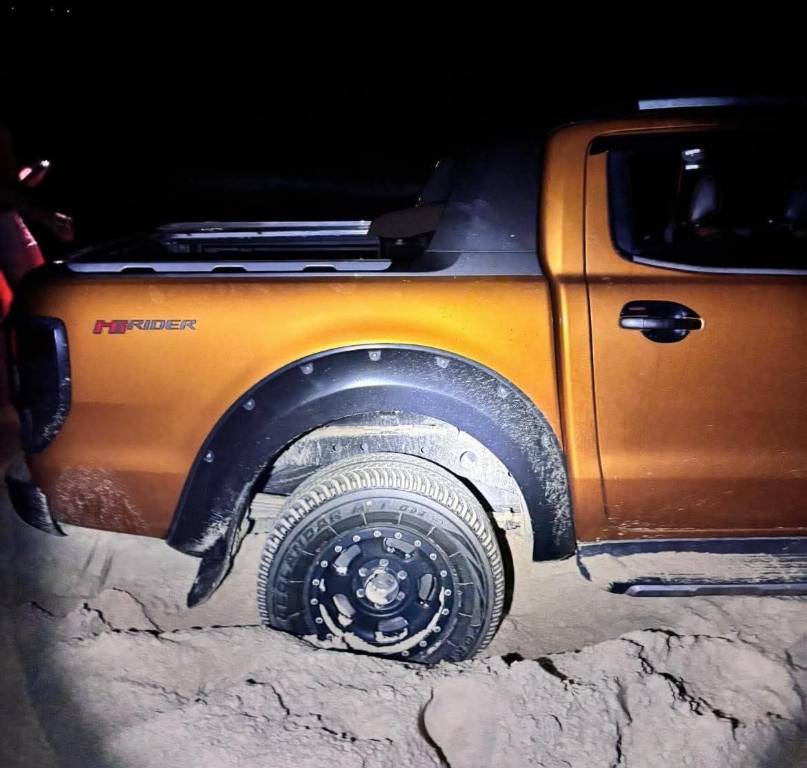 Российские туристы застряли на пляже в Таиланде