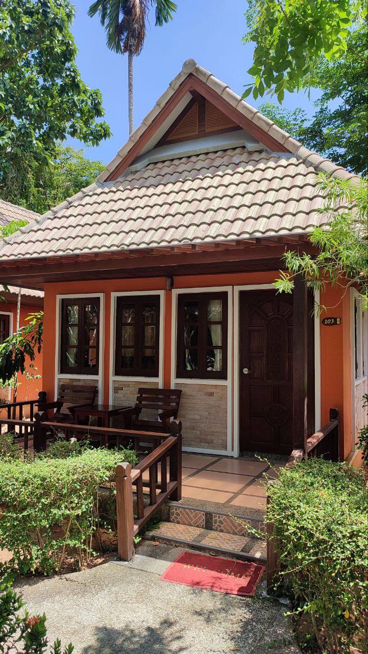 Аренда виллы с бассейном в Чалонге