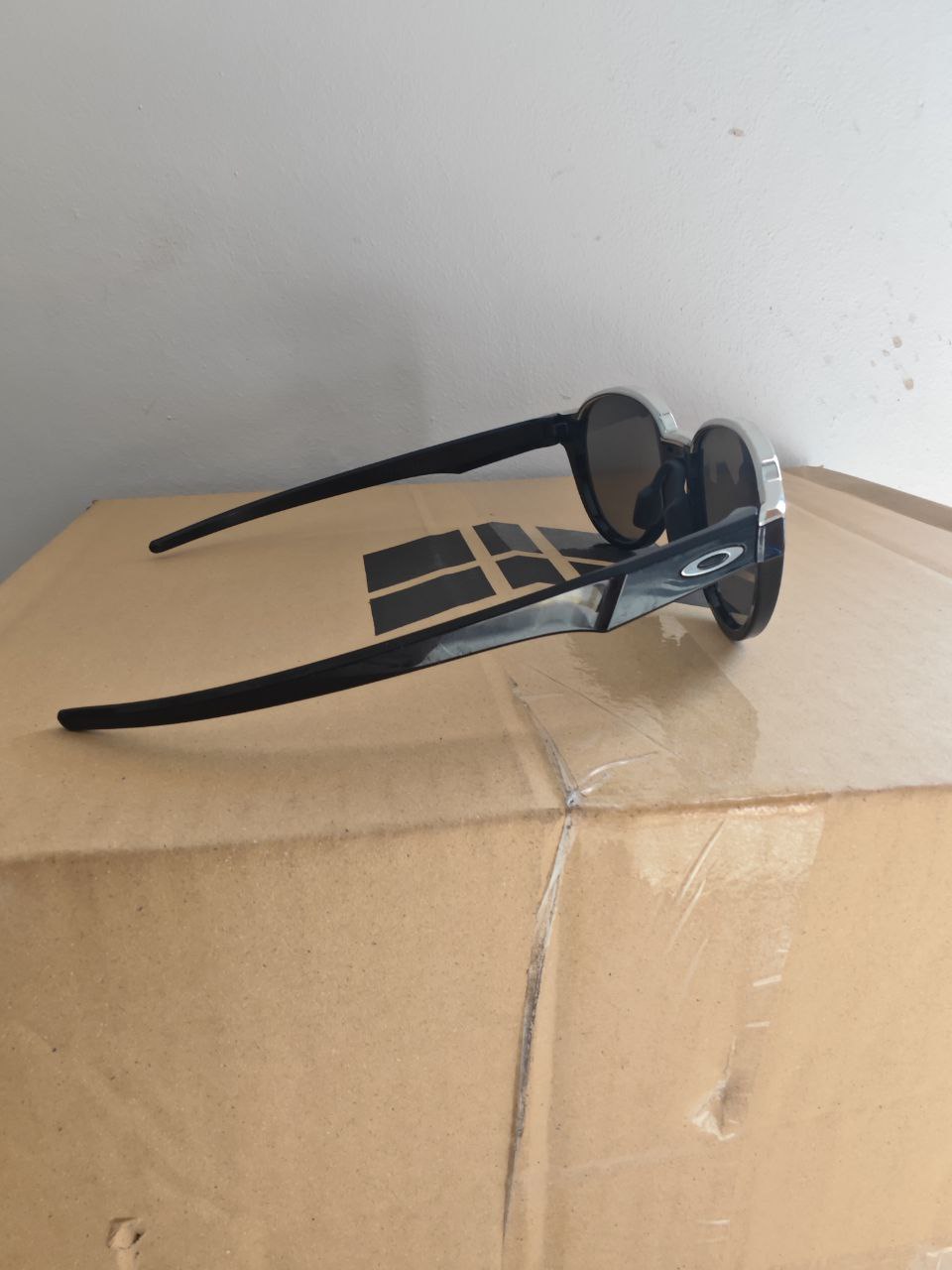 Продажа унисекс солнцезащитных очков