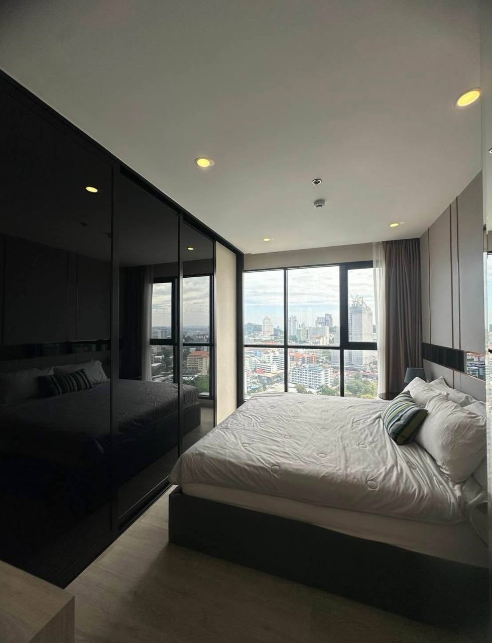 Аренда люкс-кондо на холме Пратамнак