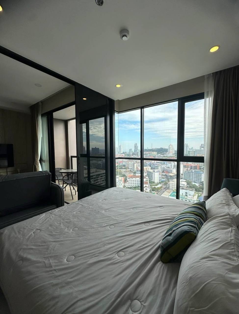 Аренда люкс-кондо на холме Пратамнак