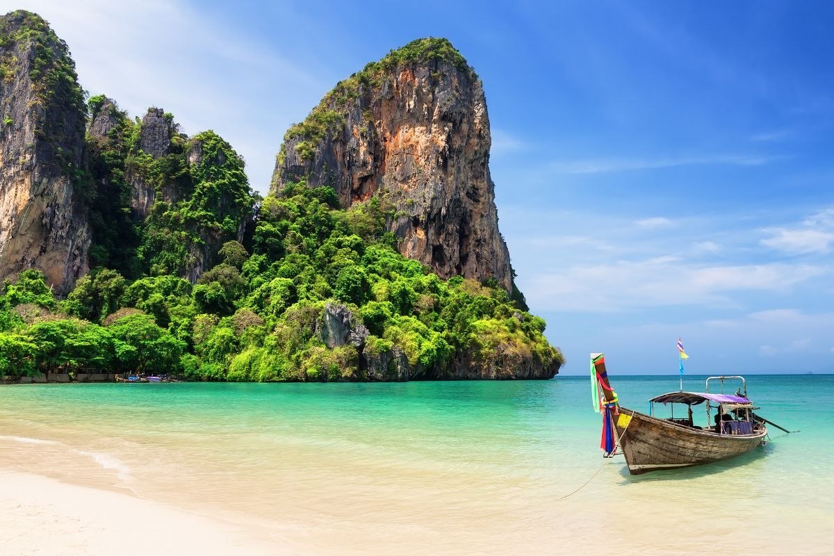 Отдых на пляже Рейли в Краби