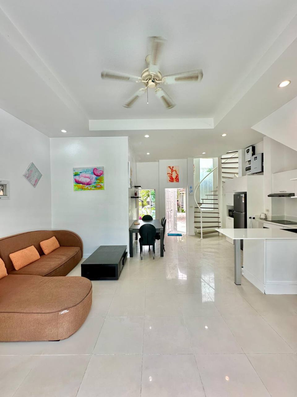 Продажа виллы с бассейном